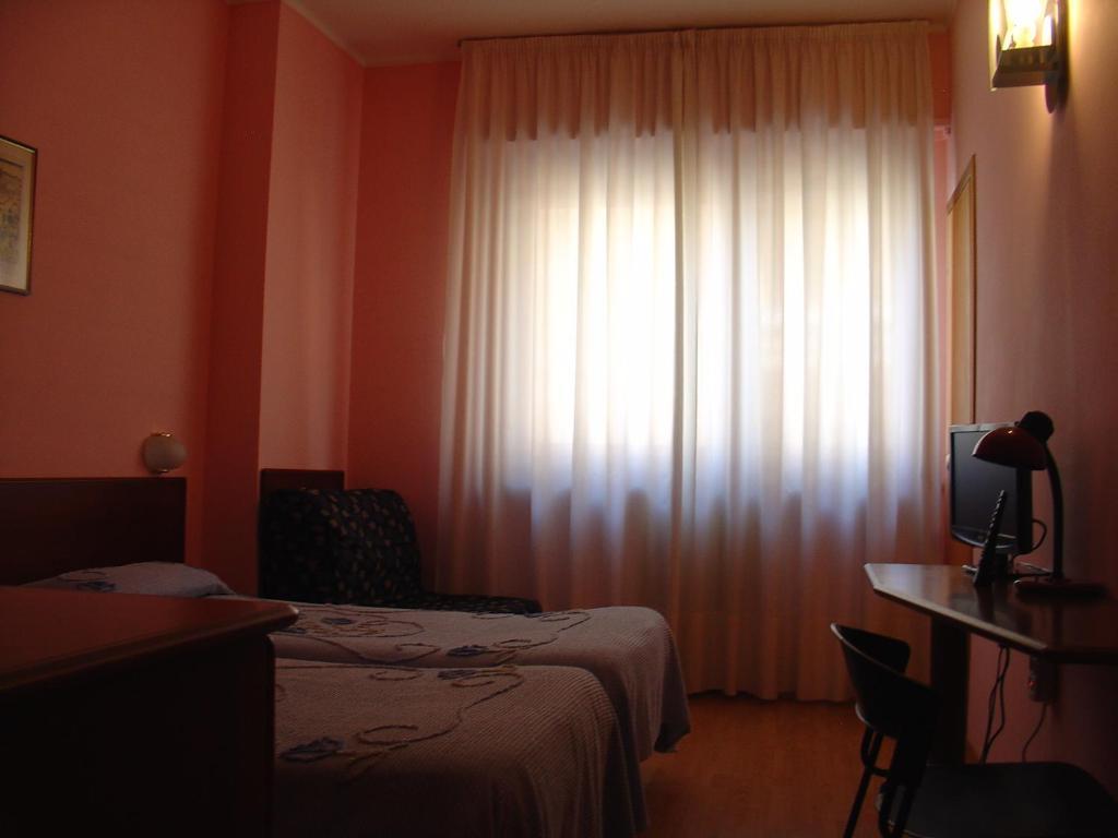 Domus Hotel Alessandria Buitenkant foto