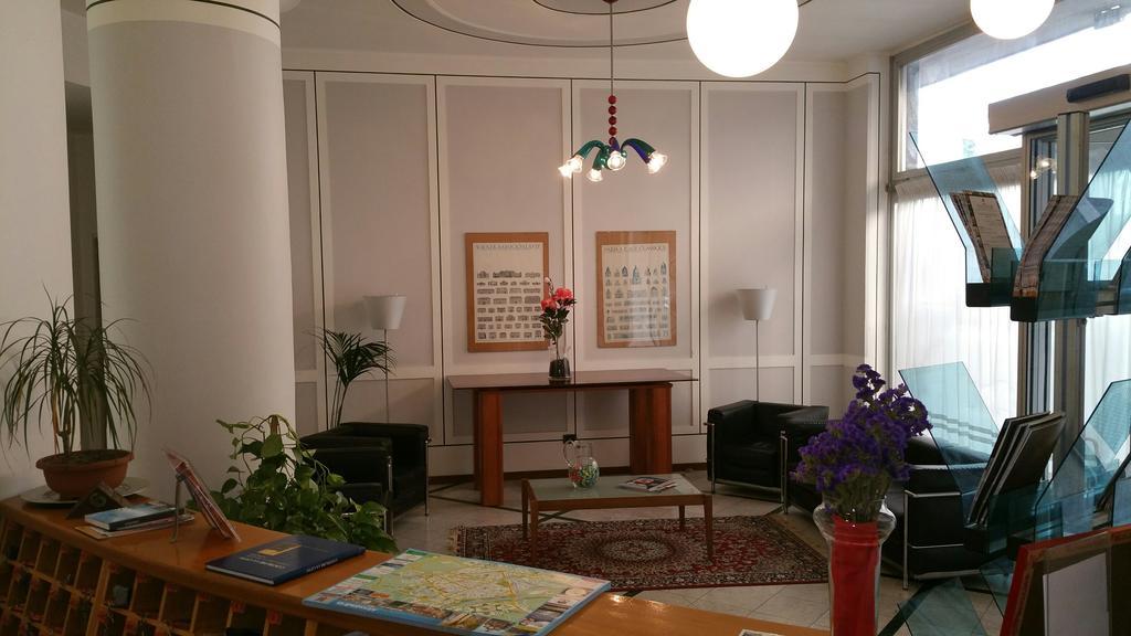 Domus Hotel Alessandria Buitenkant foto