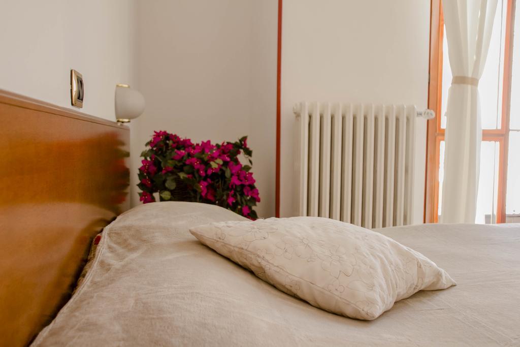 Domus Hotel Alessandria Buitenkant foto