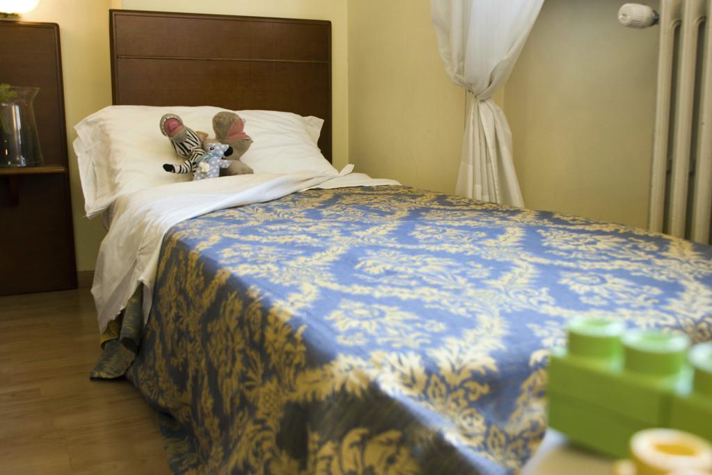 Domus Hotel Alessandria Buitenkant foto