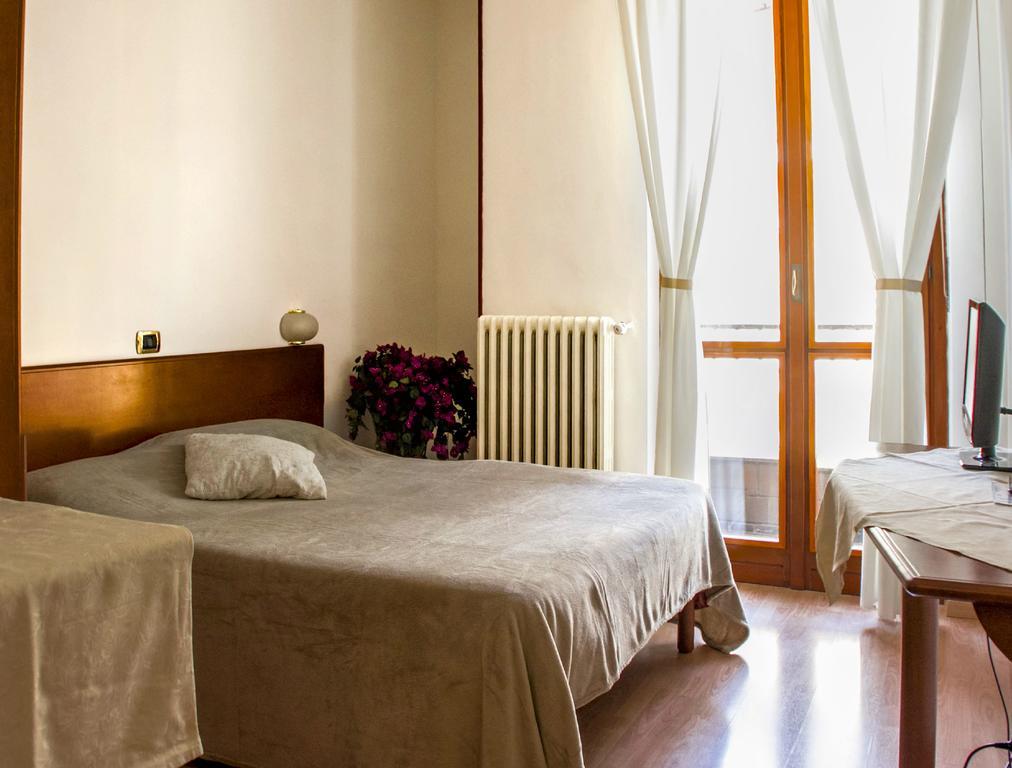 Domus Hotel Alessandria Buitenkant foto