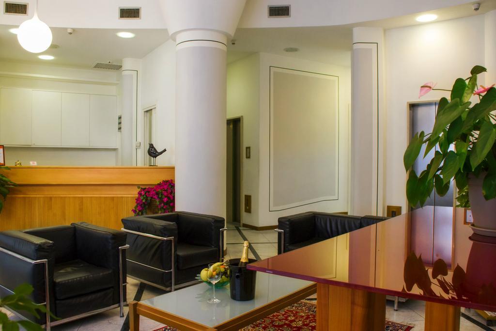 Domus Hotel Alessandria Buitenkant foto