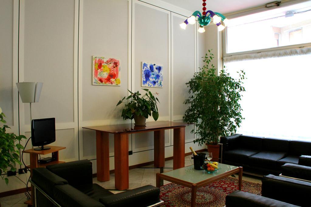 Domus Hotel Alessandria Buitenkant foto